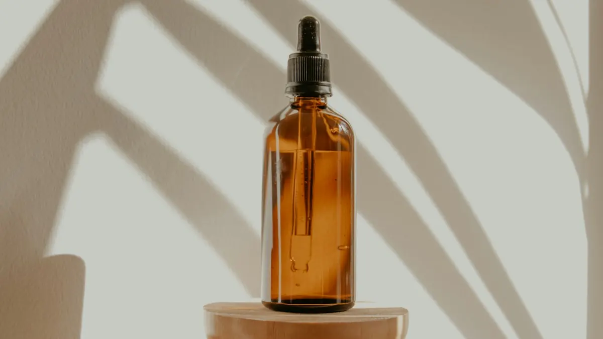 Braunglas-Flasche mit Pipette - hochwertige Nahrungsergänzung